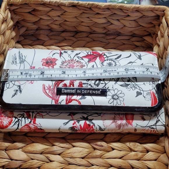 White Pink Floral Wallet - Picture 5 of 5